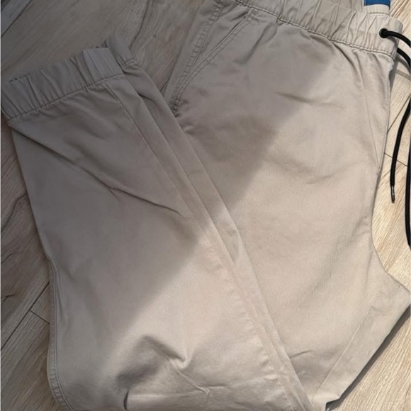 Old Navy Other - Old Navy Men's Khaki modern joggers‎